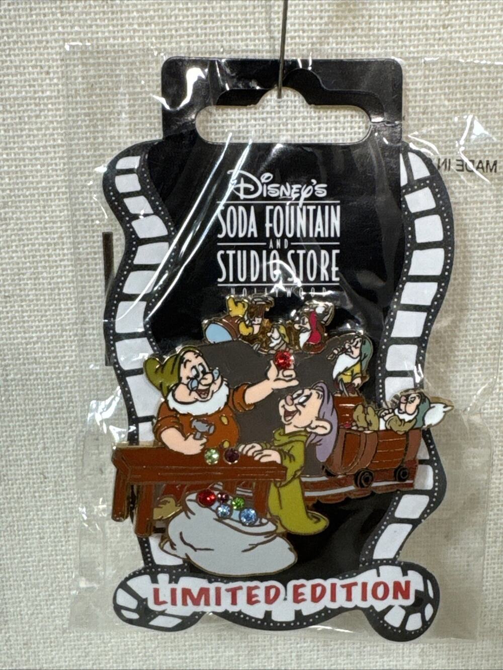 Disney Soda Fountain Seven Dwarfs Mine Jewels Limited Edition 300 Pin 2008
